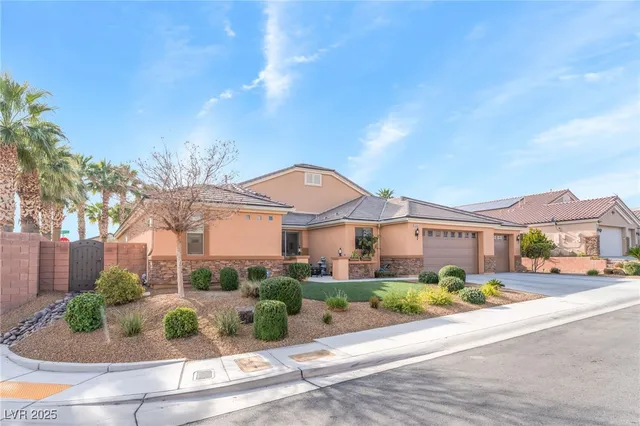 $840,000 | 6090 West Alpine Estates Circle, Las Vegas, NV 89149