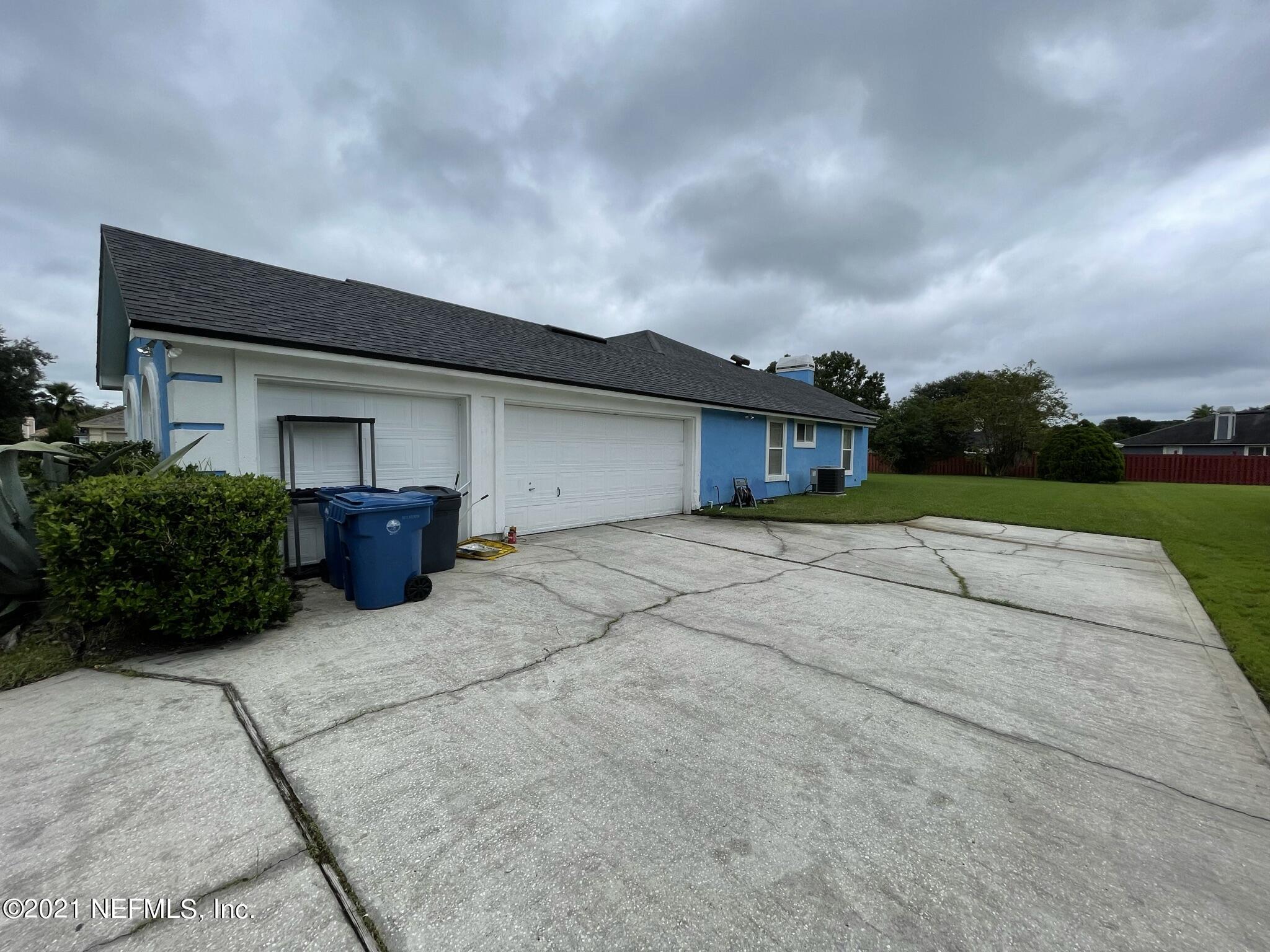 11117 Wingate Road Jacksonville, FL 32218 - Photo 2 of 30 3 Car Garage