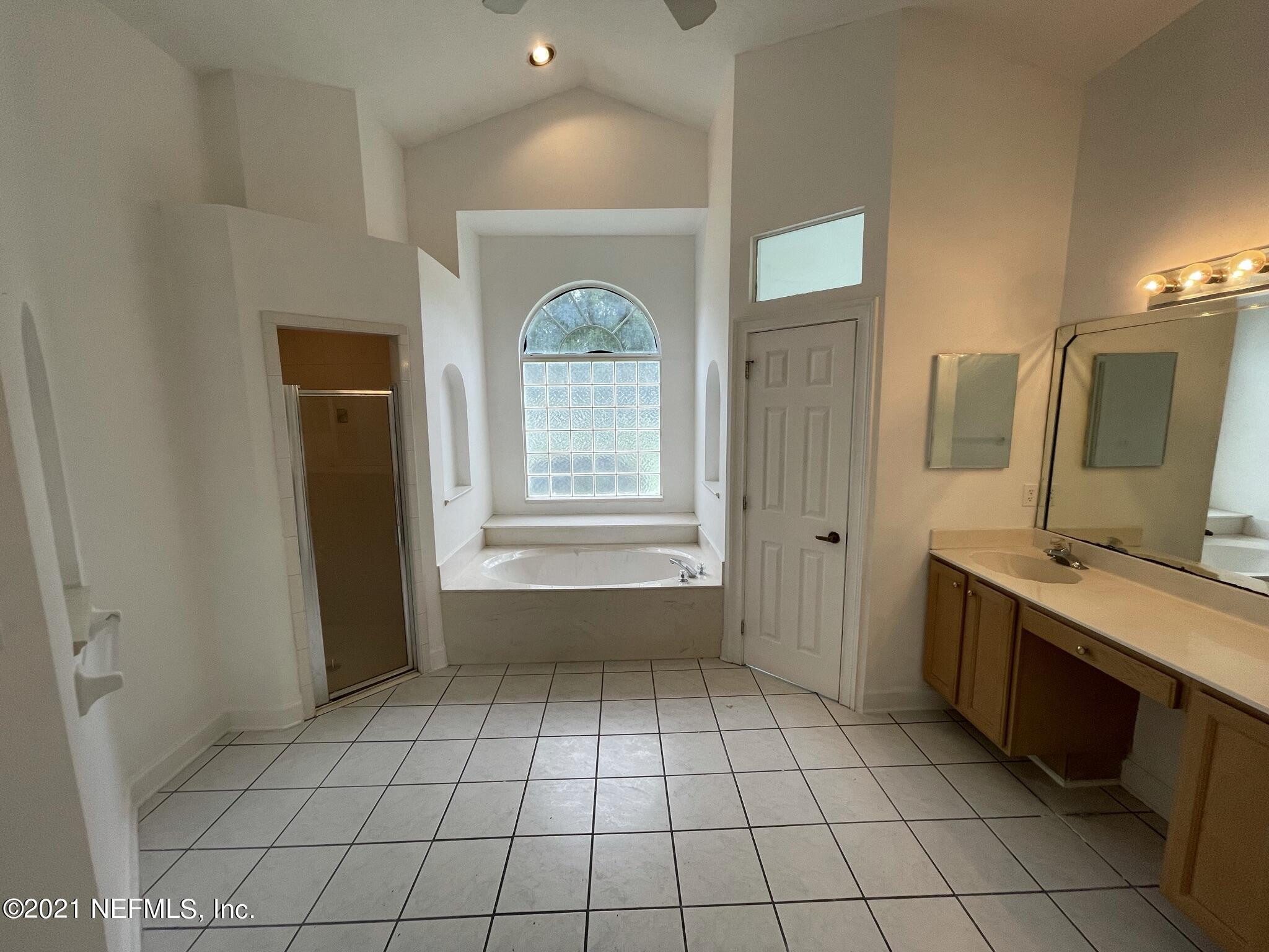 11117 Wingate Road Jacksonville, FL 32218 - Photo 9 of 30 Master Bathroom