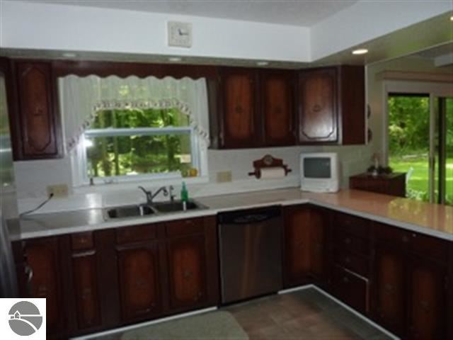 8318 South Federal Road Shepherd, MI 48883 - Photo 11 of 46 1746658-10.JPG