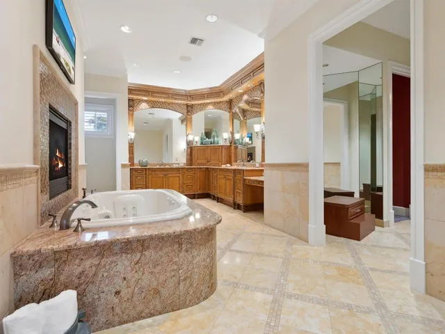 $17,350,000 | 1423 Hillview Drive, Sarasota, FL 34239