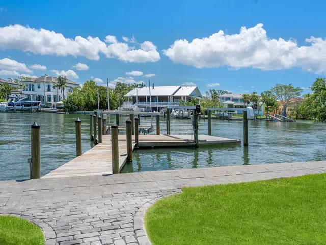 $17,350,000 | 1423 Hillview Drive, Sarasota, FL 34239