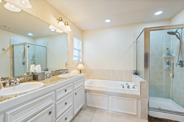 $299,000 | 132 Golfview Court, Montgomery, TX 77356