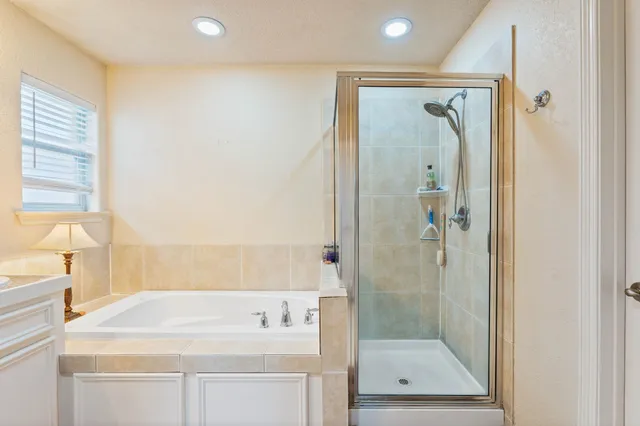 $299,000 | 132 Golfview Court, Montgomery, TX 77356