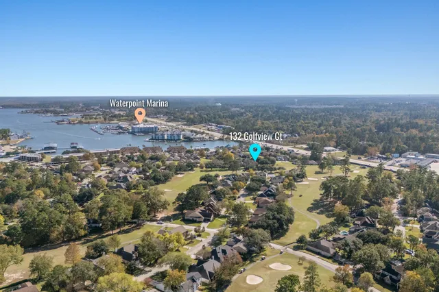 $299,000 | 132 Golfview Court, Montgomery, TX 77356