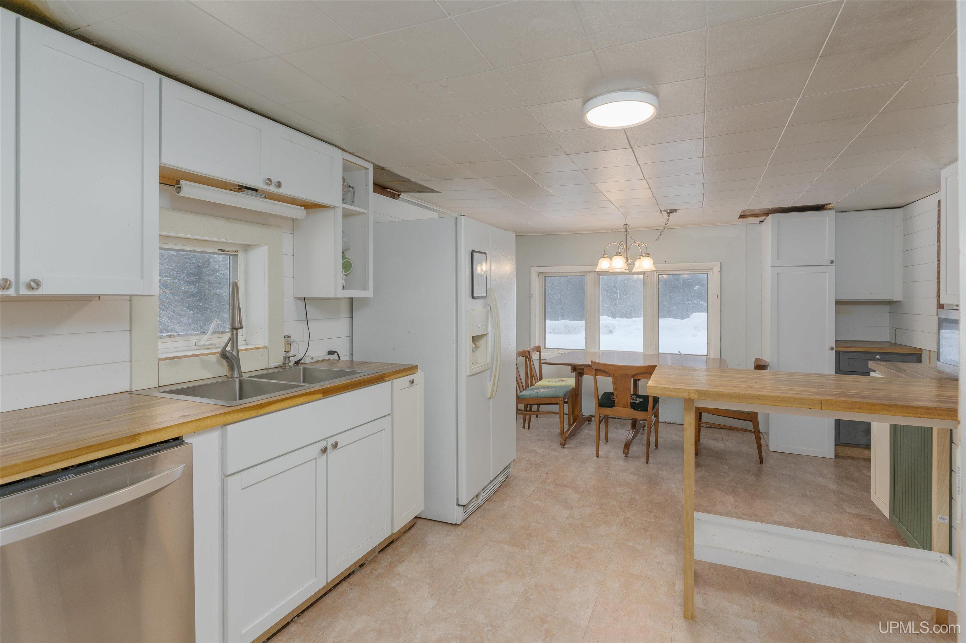 903 Bates-Amasa Road Iron River, MI 49935 - Photo 5 of 34