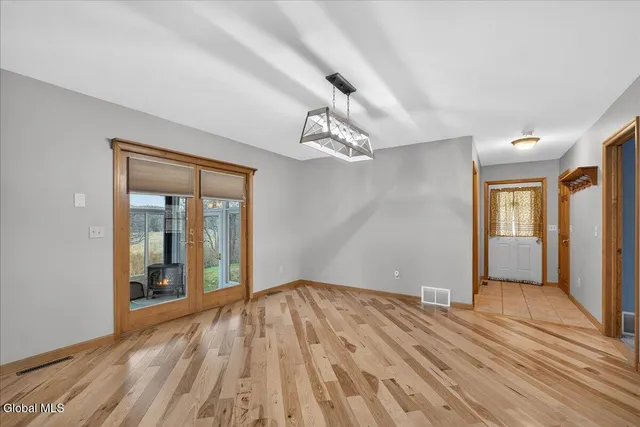 $379,900 | 1033 Hudson Avenue, Stillwater, NY 12170