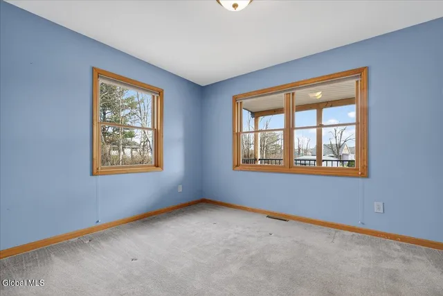 $379,900 | 1033 Hudson Avenue, Stillwater, NY 12170