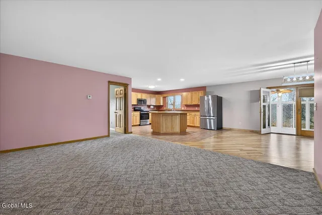 $379,900 | 1033 Hudson Avenue, Stillwater, NY 12170