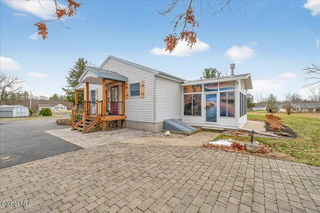 $379,900 | 1033 Hudson Avenue, Stillwater, NY 12170