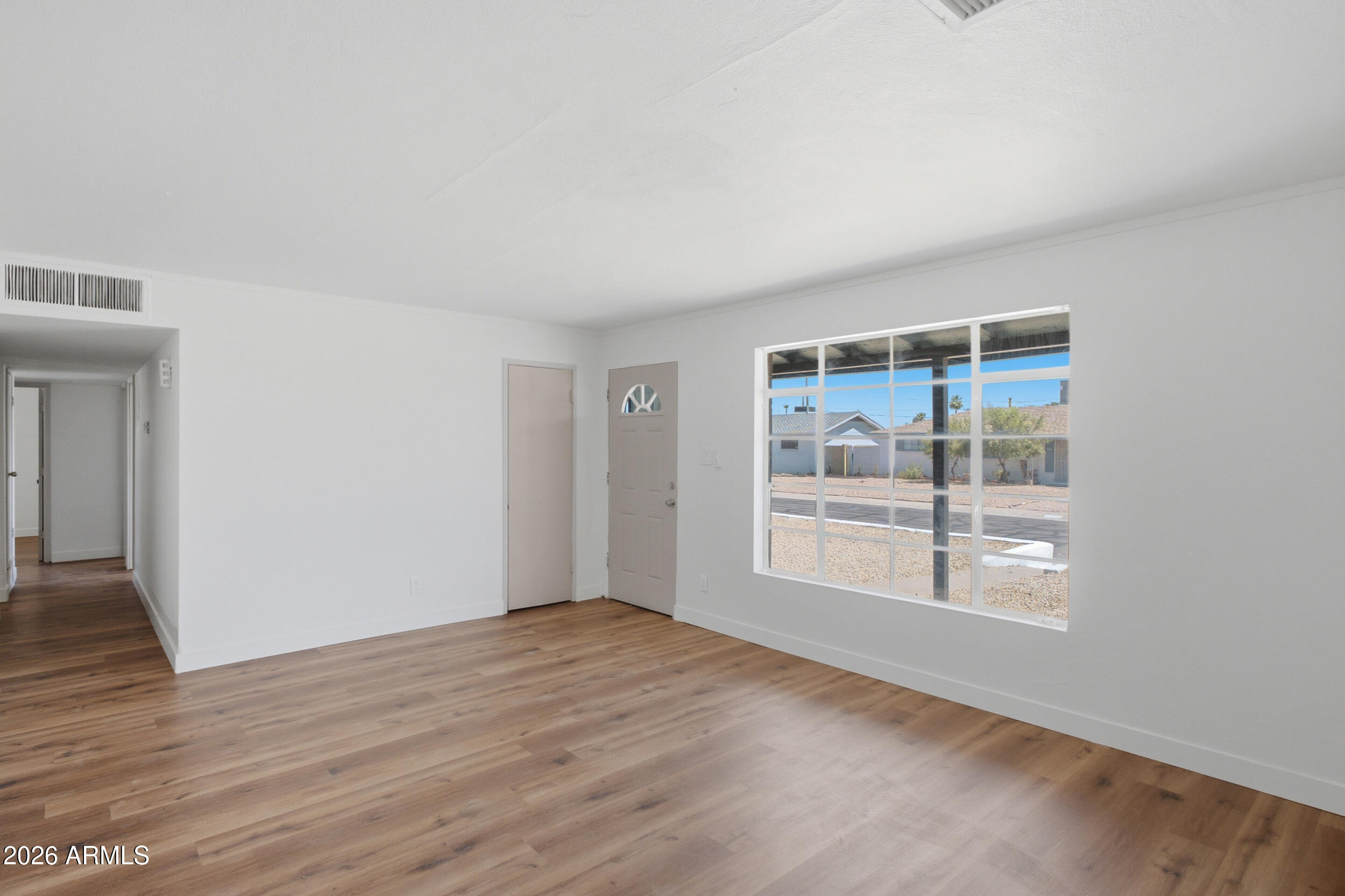 2114 West Rancho Drive Phoenix, AZ 85015 - Photo 3 of 17