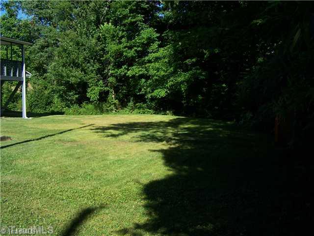 913 Old Winston Road High Point, NC 27265 - Photo 16 of 16 Yard/Garden.