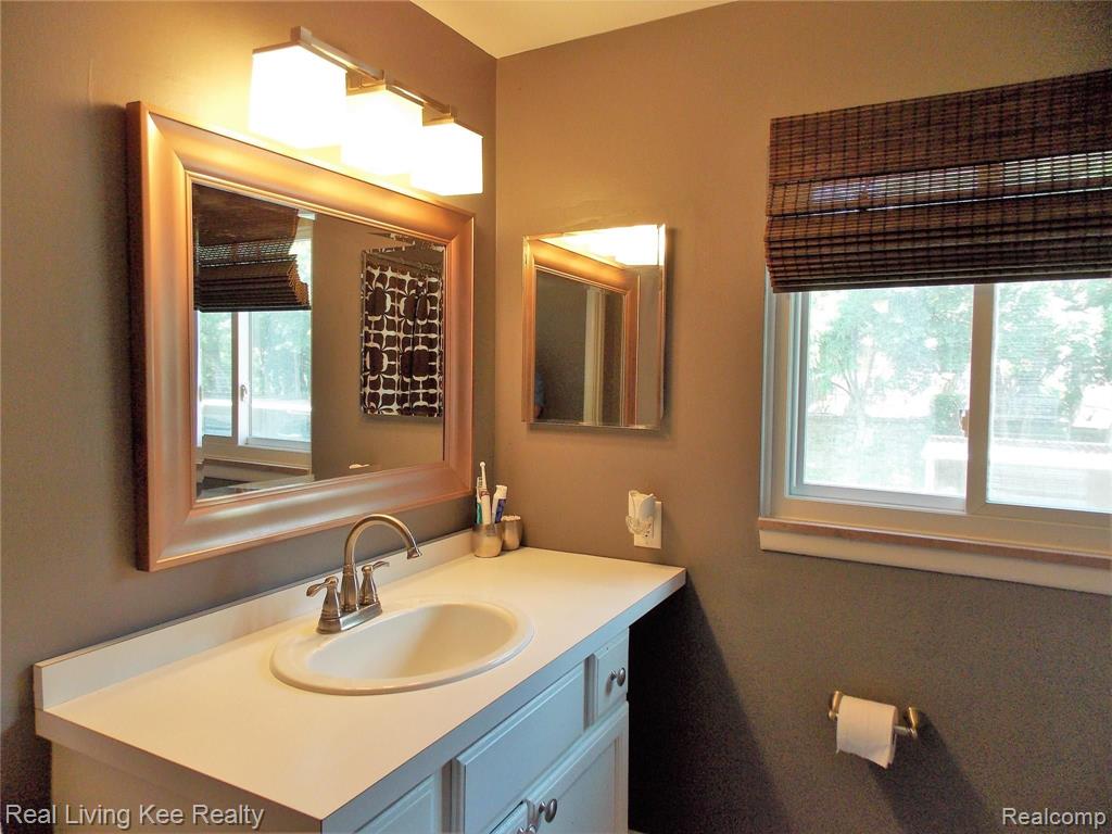 429 Miller Avenue Rochester, MI 48307 - Photo 26 of 34