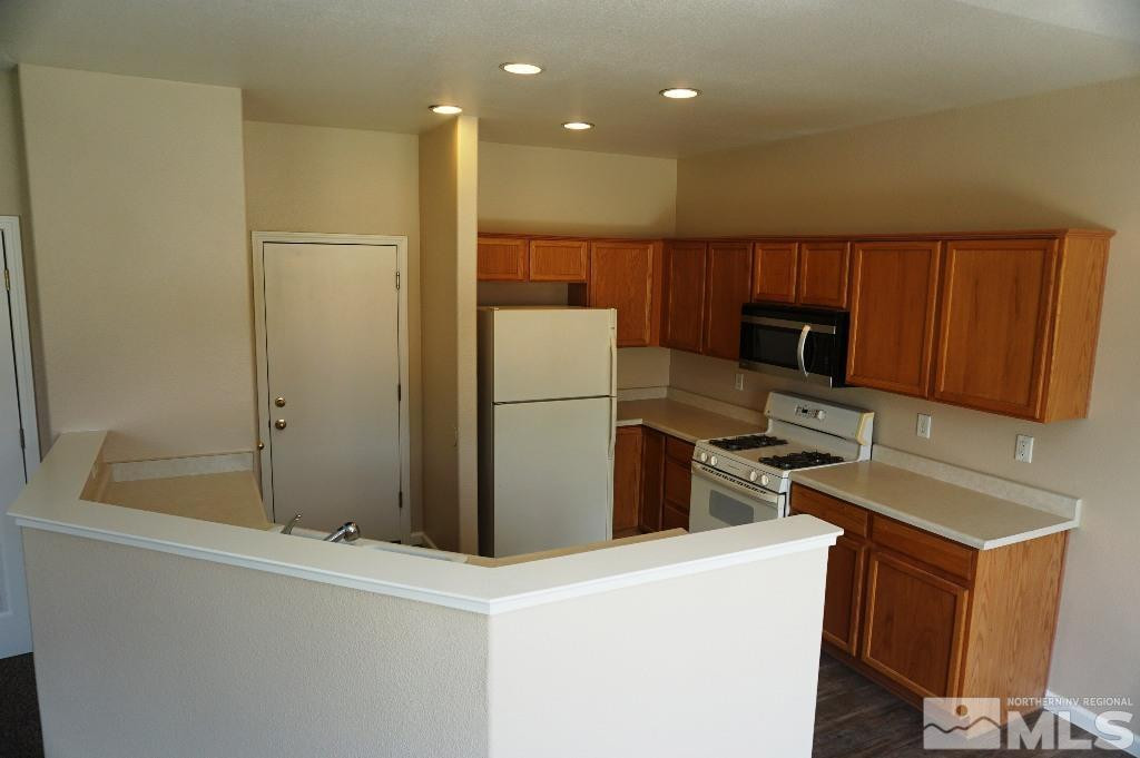 9765 Drybrush Court Reno, NV 89506 - Photo 8 of 18 Photo 8