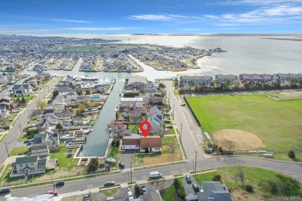 $1,250,000 | 280 South Bayview Avenue, Amityville, NY 11701