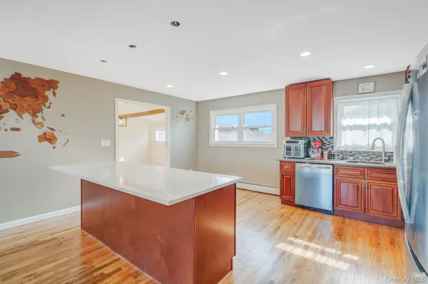$1,250,000 | 280 South Bayview Avenue, Amityville, NY 11701