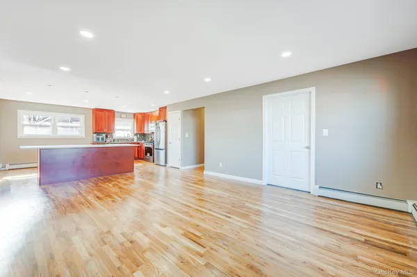 $1,250,000 | 280 South Bayview Avenue, Amityville, NY 11701