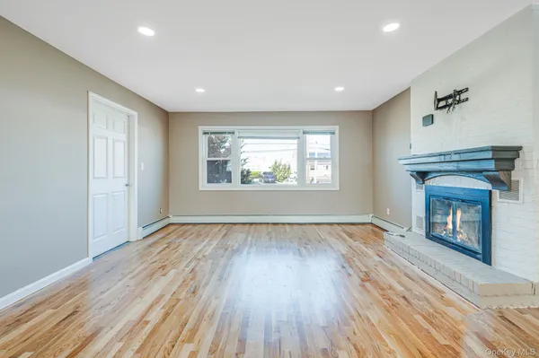 $1,250,000 | 280 South Bayview Avenue, Amityville, NY 11701