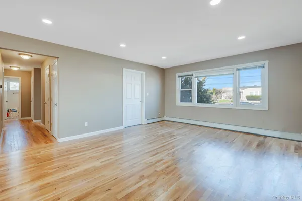 $1,250,000 | 280 South Bayview Avenue, Amityville, NY 11701