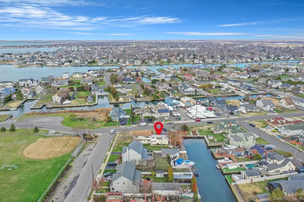 $1,250,000 | 280 South Bayview Avenue, Amityville, NY 11701