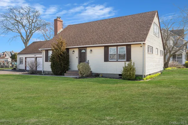 $1,250,000 | 280 South Bayview Avenue, Amityville, NY 11701