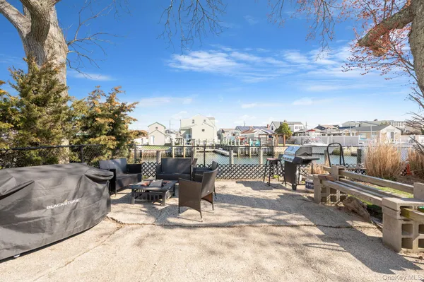 $1,250,000 | 280 South Bayview Avenue, Amityville, NY 11701