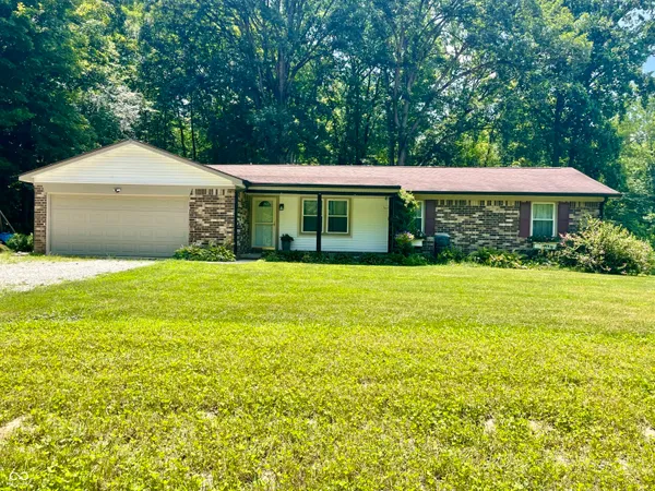 $420,000 | 3812 East County Road 700, Cloverdale, IN 46120