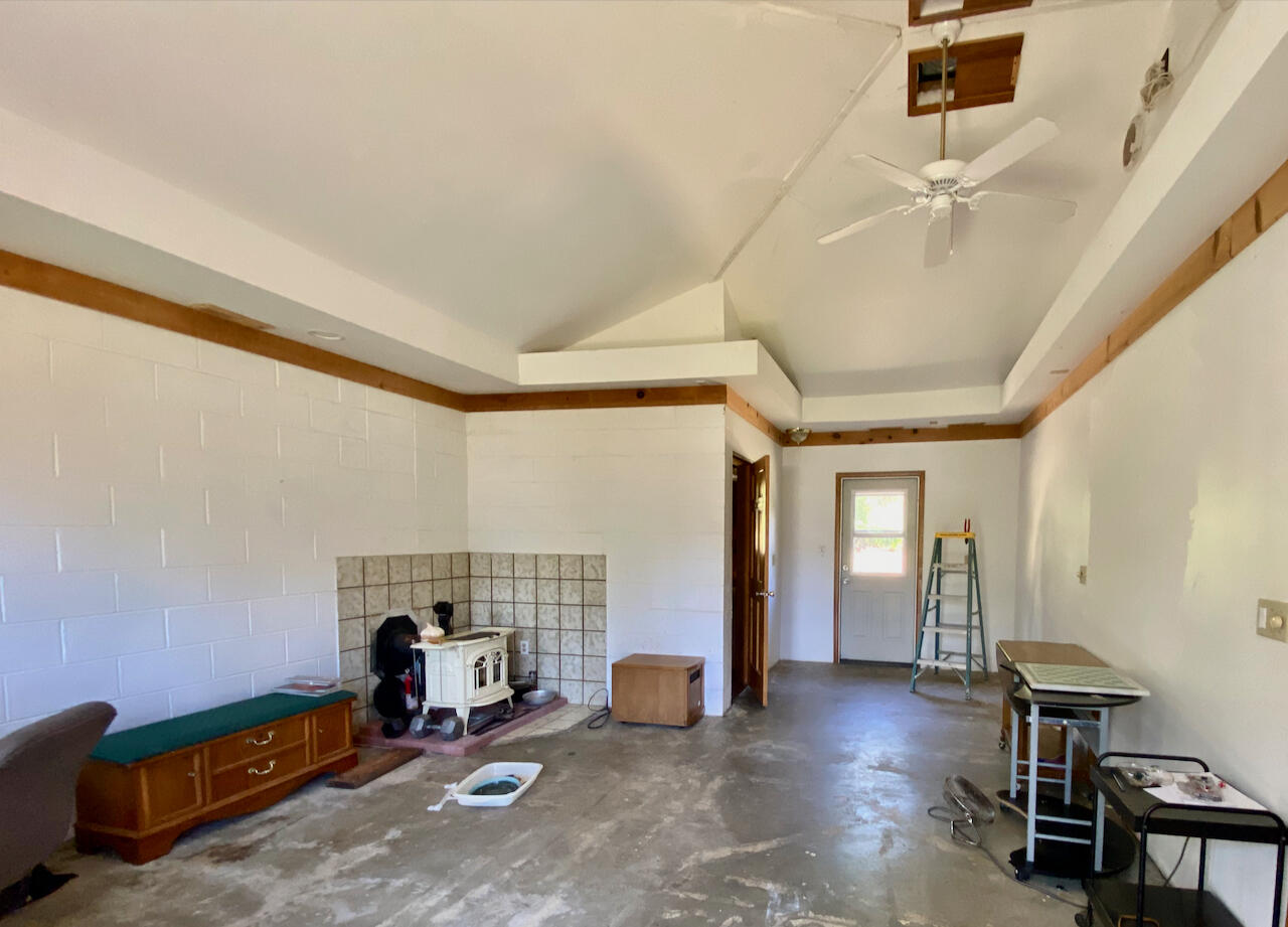 322 Beecher Road Wolf Creek, OR 97497 - Photo 31 of 47 322 Beecher Rd