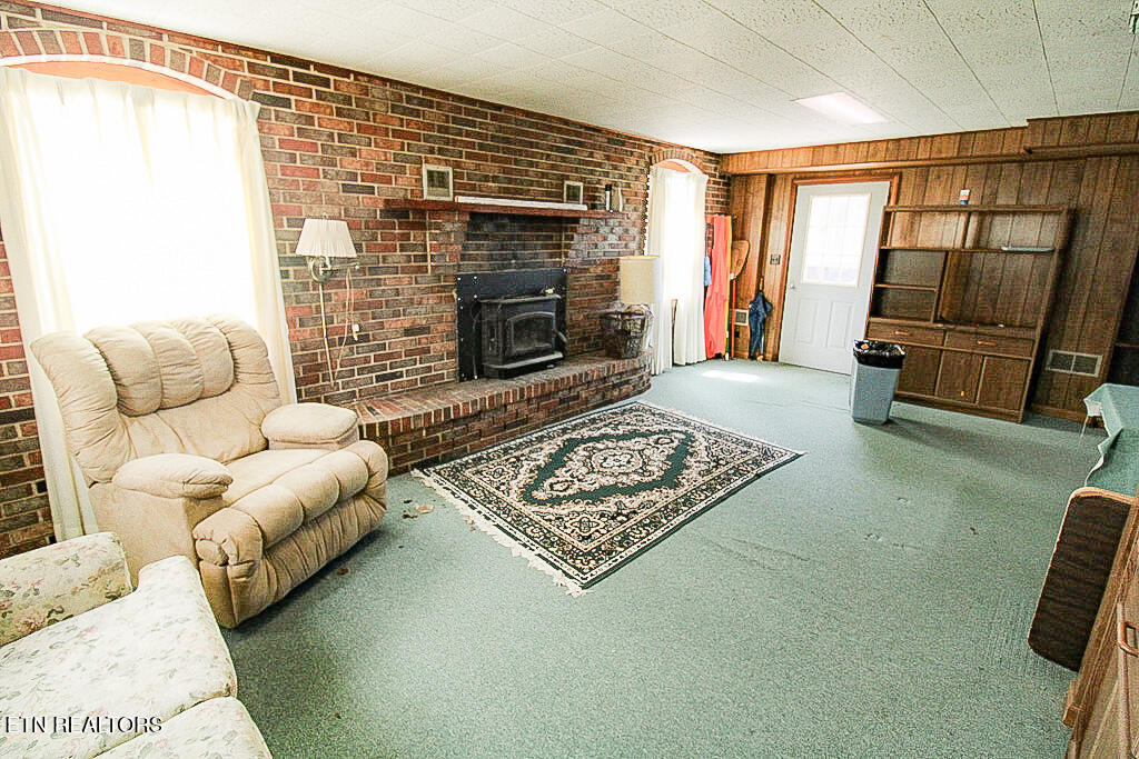 3315 Pineview Road Maryville, TN 37803 - Photo 23 of 37 Living Room Downstairs