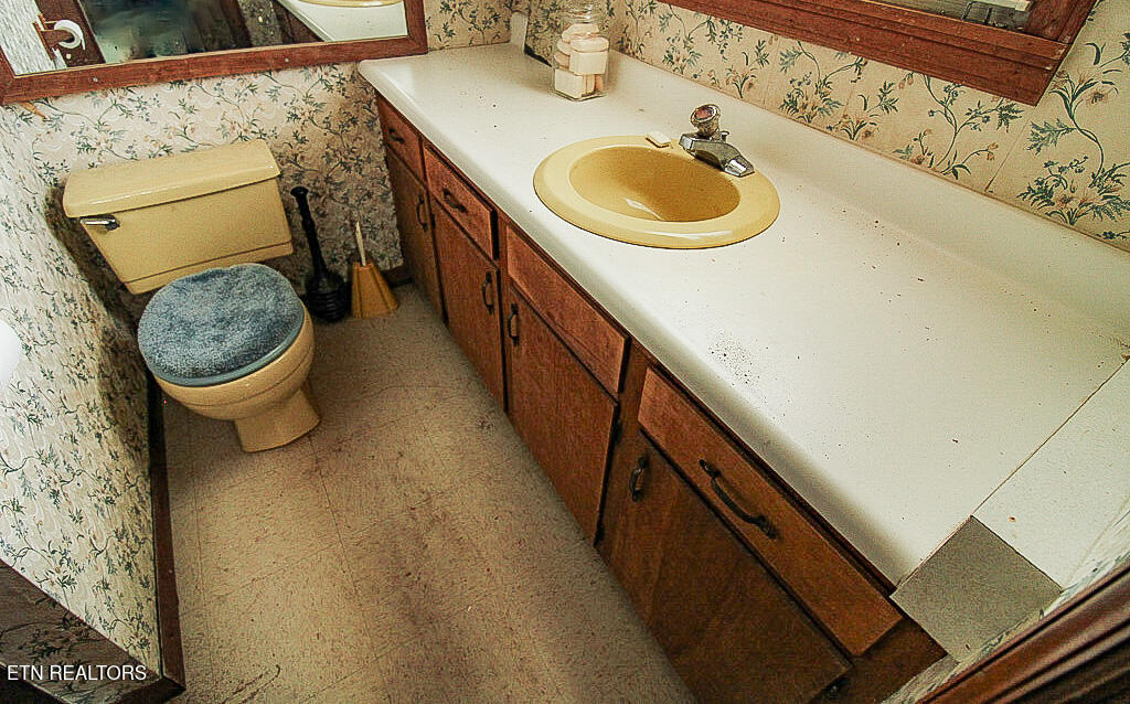 3315 Pineview Road Maryville, TN 37803 - Photo 24 of 37 Downstairs Full Bath