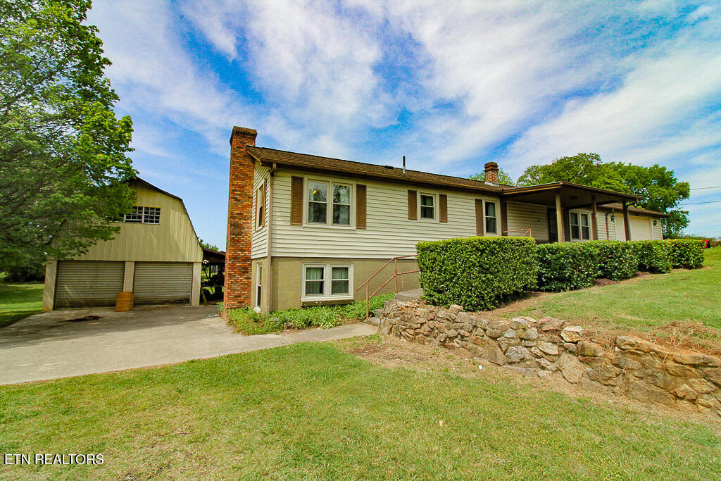 3315 Pineview Road Maryville, TN 37803 - Photo 3 of 37 Front