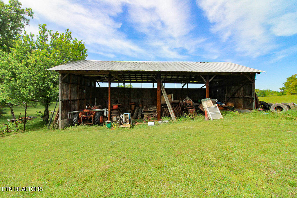3315 Pineview Road Maryville, TN 37803 - Photo 31 of 37 Shed