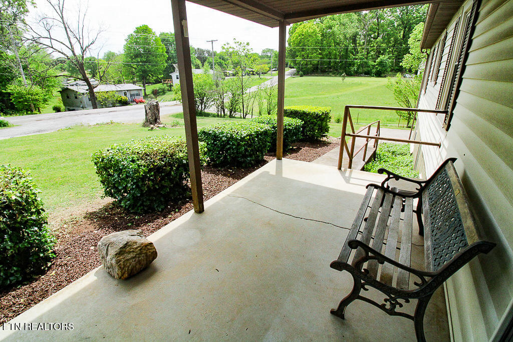 3315 Pineview Road Maryville, TN 37803 - Photo 4 of 37 Front