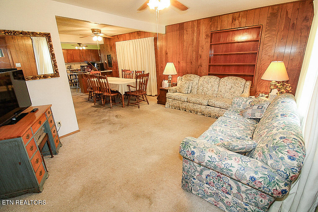 3315 Pineview Road Maryville, TN 37803 - Photo 5 of 37 Living room