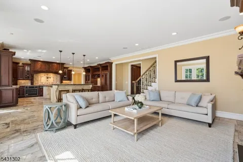 $3,795,000 | 17 Fawn Hill Drive, Morristown, NJ 07960