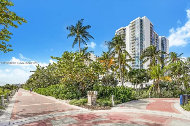 $3,500 | 2655 Collins Avenue, Unit 2108, Miami Beach, FL 33140