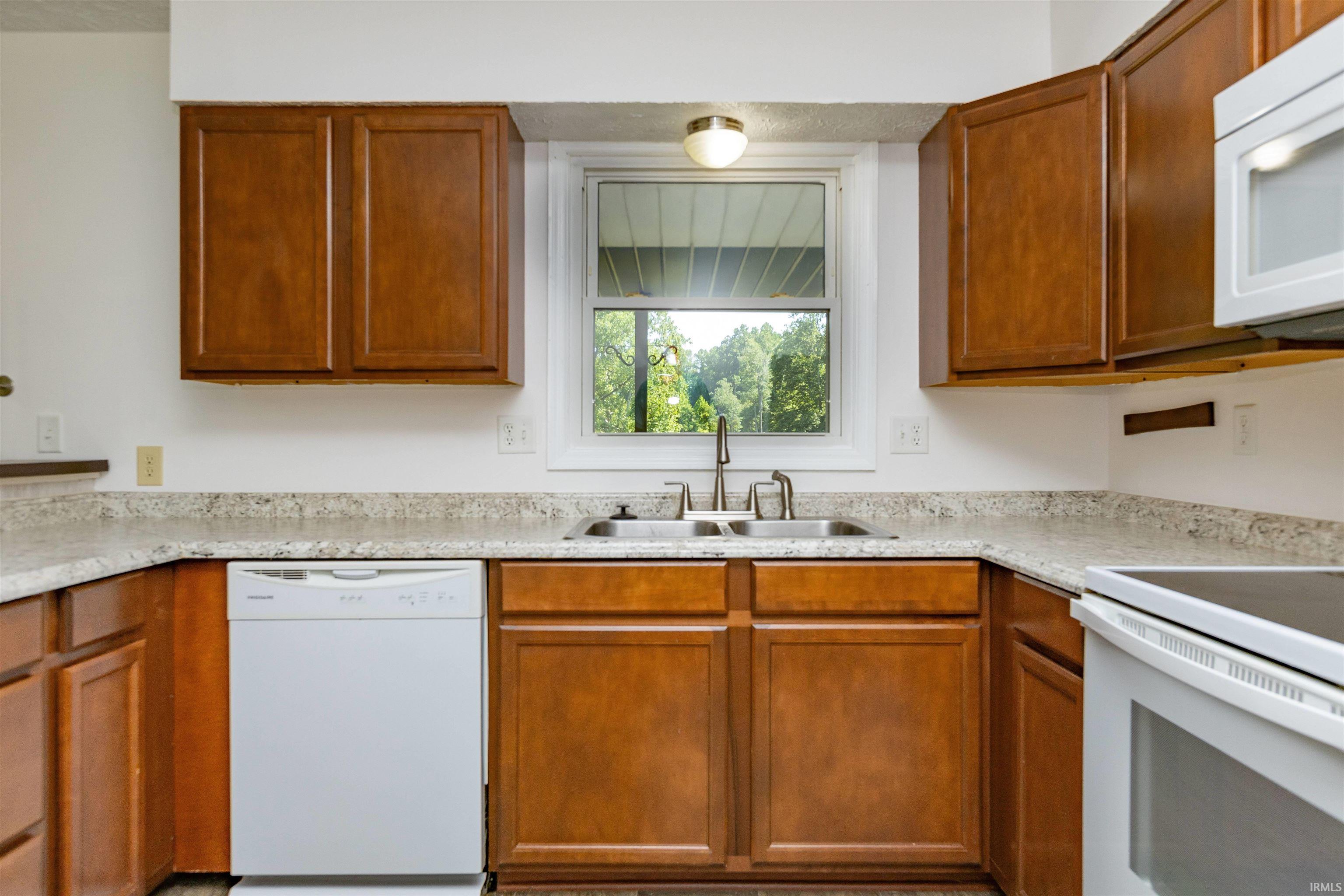790 East Dillman Road Bloomington, IN 47401 - Photo 14 of 48