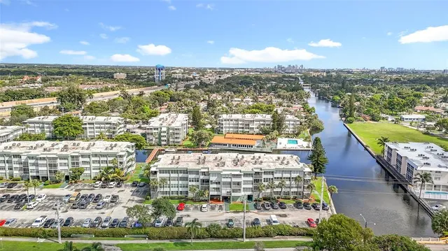 $2,150 | 2741 Taft Street, Unit 307, Hollywood, FL 33020