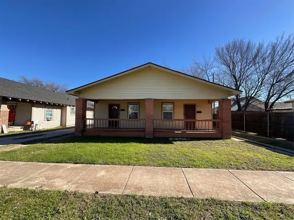 $255,000 | 2937 South Adams Street, Fort Worth, TX 76110