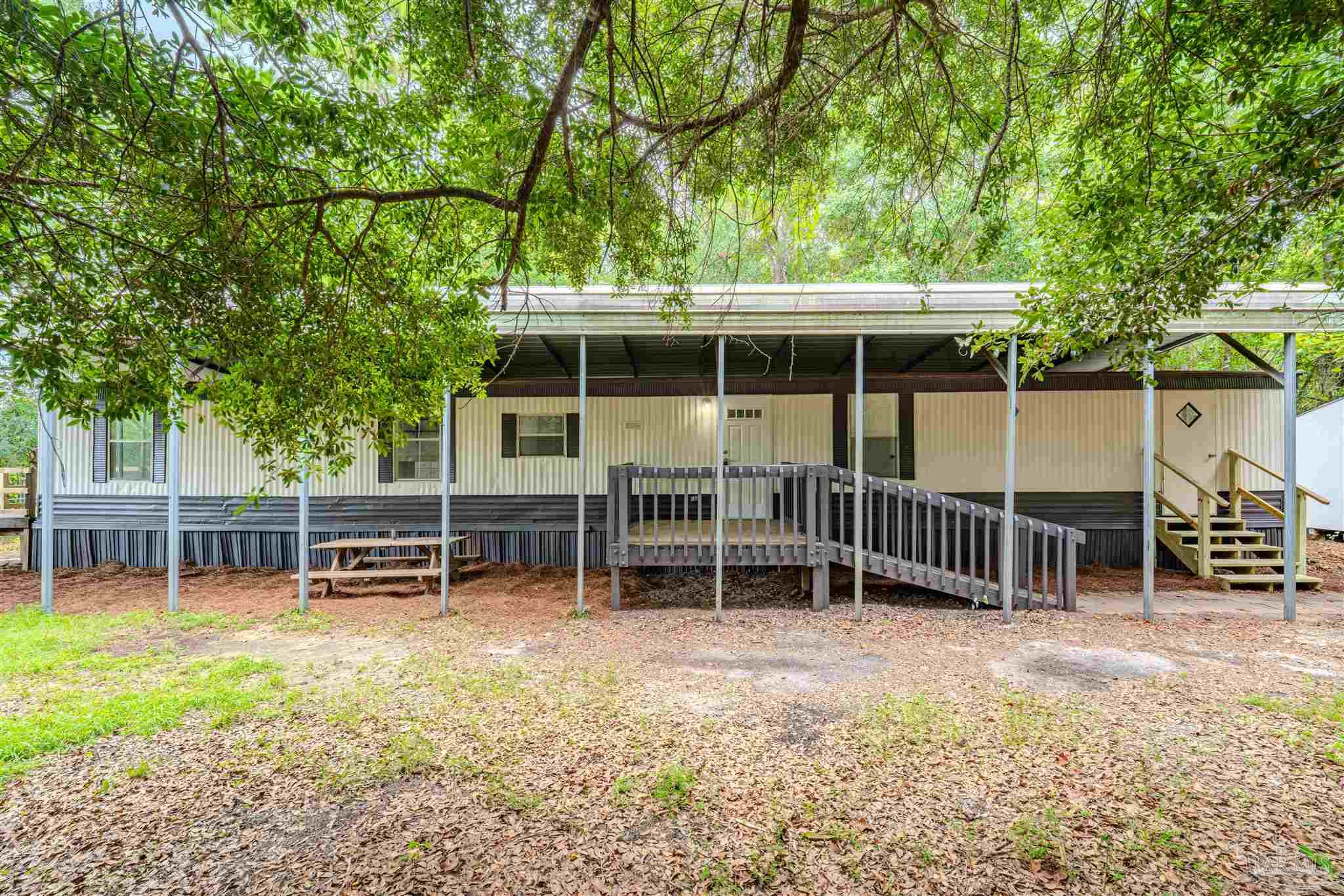 5652 Ruth Court Milton, FL 32583 - Photo 3 of 34 Gallery Image 3