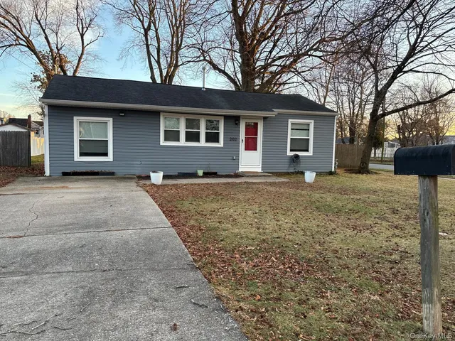 $3,586 | 202 Clark Street, Brentwood, NY 11717