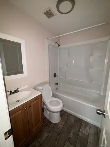 $3,586 | 202 Clark Street, Brentwood, NY 11717