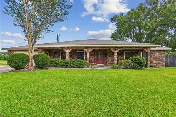 $305,000 | 182 Thoroughbred Avenue, Montz, LA 70068