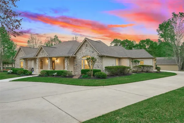 $874,900 | 26205 Crown Ranch Boulevard, Montgomery, TX 77316