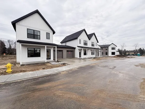 $323,400 | 2817 Foxglove Lane, Grand Rapids, MI 49512