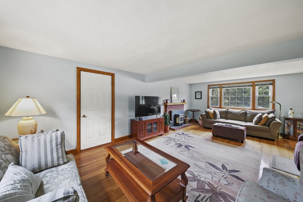 31 Carleton Road Tewksbury, MA 01876 - Photo 9 of 32 Gallery Image 9