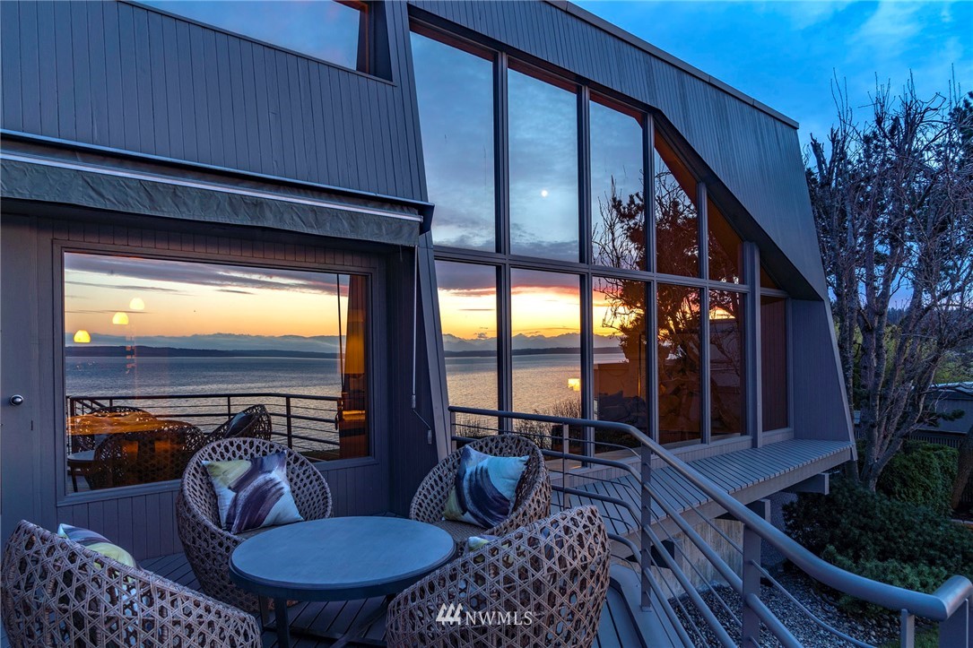 2302 Northwest Blue Ridge Drive Seattle, WA 98177 - Photo 1 of 5 Gallery Image 1