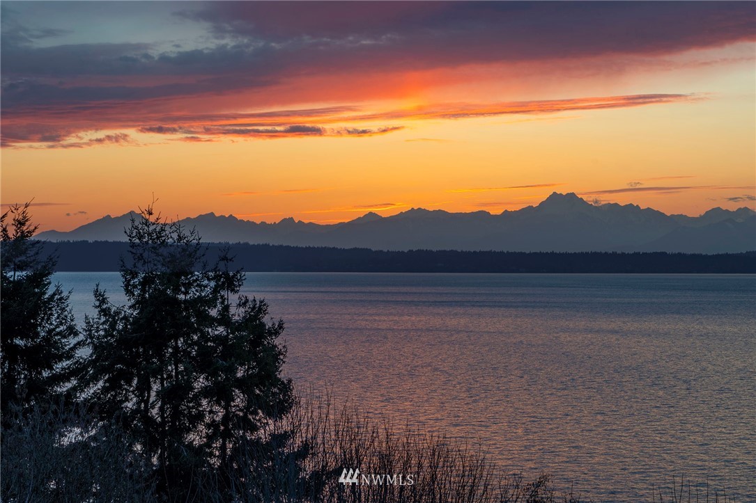 2302 Northwest Blue Ridge Drive Seattle, WA 98177 - Photo 2 of 5 Gallery Image 2