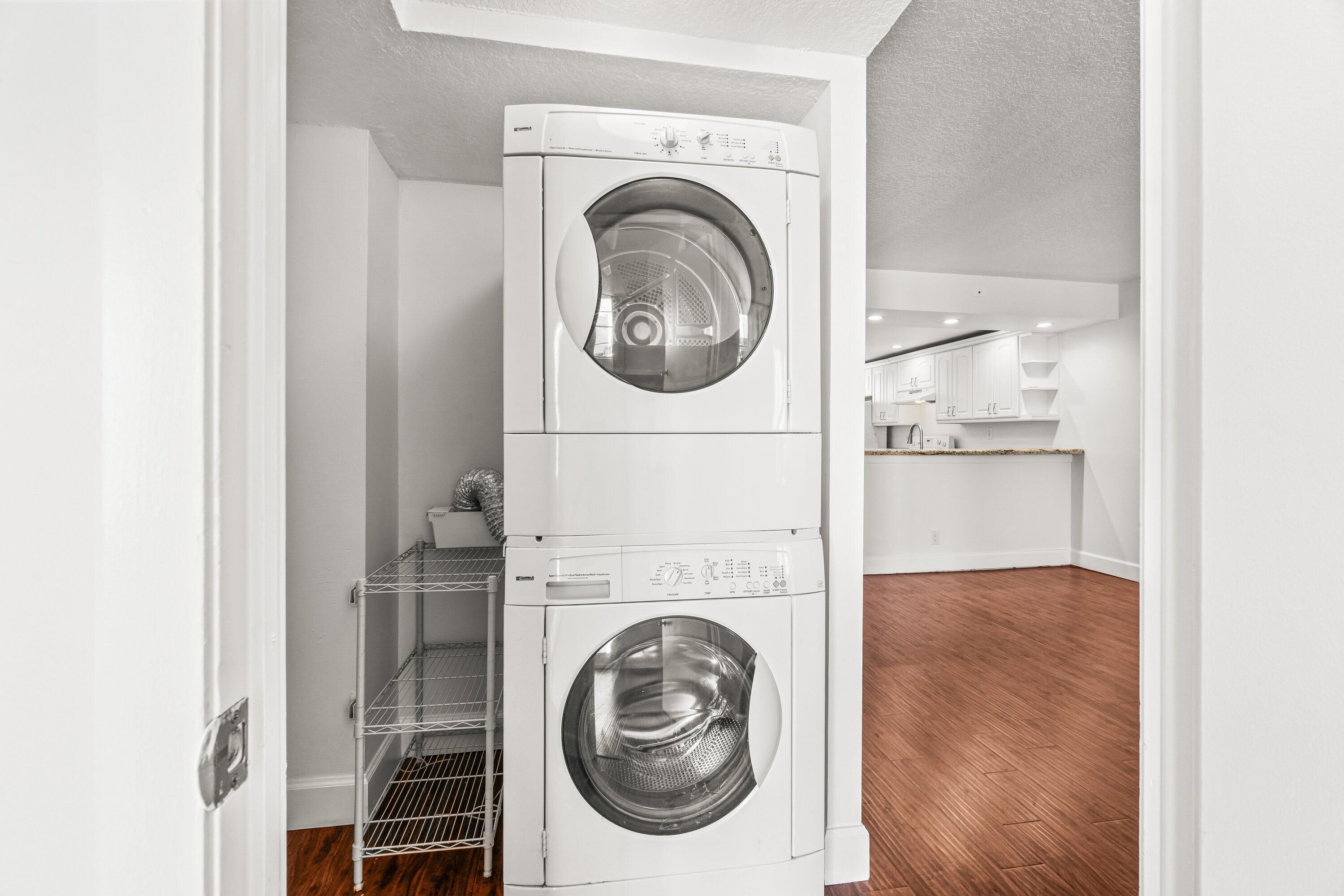 15 Royal Palm Way, Unit 604 Boca Raton, FL 33432 - Photo 17 of 41 a view of livingroom with washer and dryer