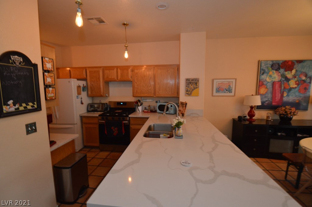 5244 Island Chain Road Las Vegas, NV 89118 - Photo 11 of 49 Gallery Image 11